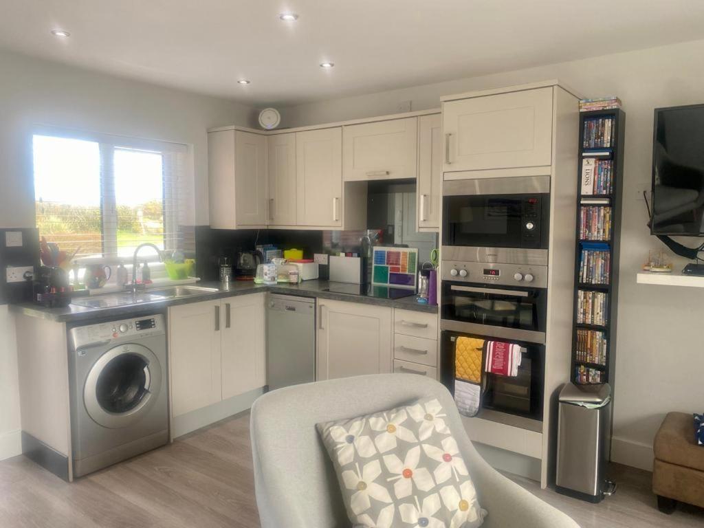 2 Bedroom Cottage Sleeps 4, With Pool Use, Sennen Exterior photo